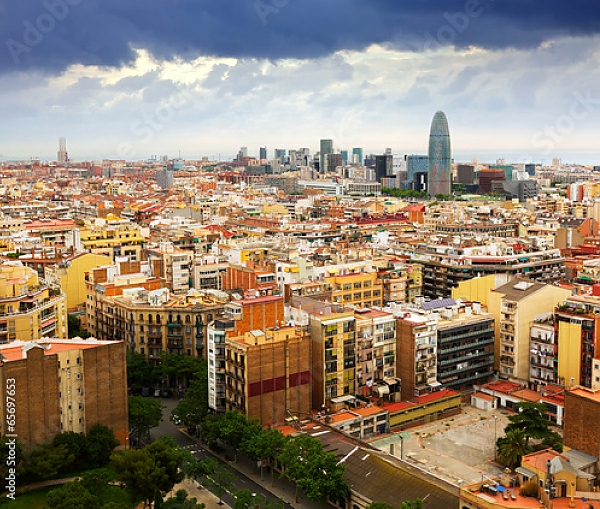 Постер Испания. Вид на Барселону с собора Святого семейства с типом исполнения На холсте без рамы