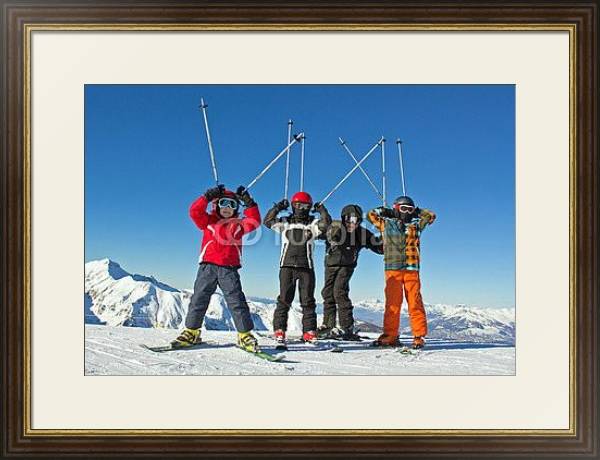 Постер Группа горнолыжников с типом исполнения Под стеклом в багетной раме 1.023.036