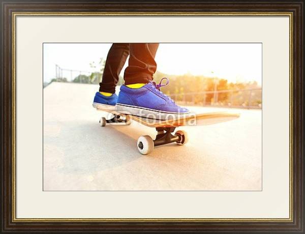 Постер Скейтбордист в парке на закате с типом исполнения Под стеклом в багетной раме 1.023.036