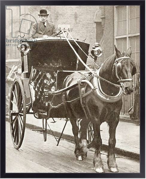 Постер A Hansom Cab in London, England in 1910 с типом исполнения На холсте в раме в багетной раме 221-01