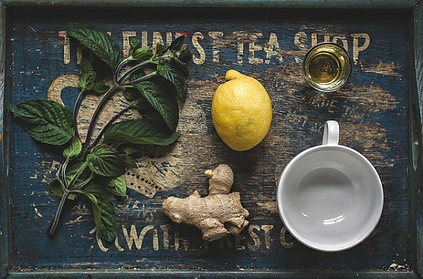Постер Чай с лимоном, мятой и имбирным корнем с типом исполнения На холсте без рамы