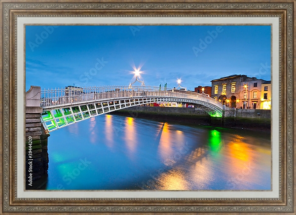 Постер Ирландия. Дублин. Мост Полпенни  с типом исполнения На холсте в раме в багетной раме 595.M52.330