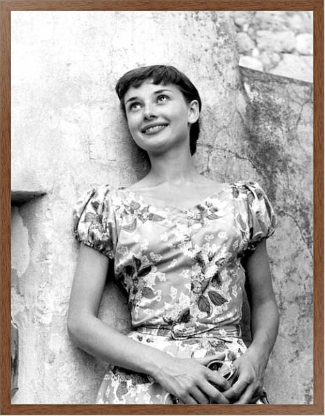 Постер Hepburn, Audrey 50 с типом исполнения На холсте в раме в багетной раме 1727.4310