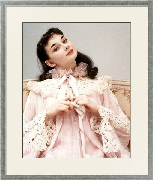 Постер Hepburn, Audrey 11 с типом исполнения Под стеклом в багетной раме 1727.2510