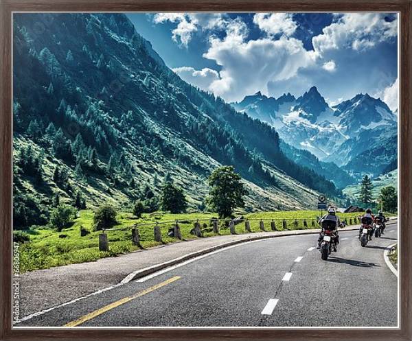 Постер Мотоциклисты на горной дороге с типом исполнения На холсте в раме в багетной раме 221-02