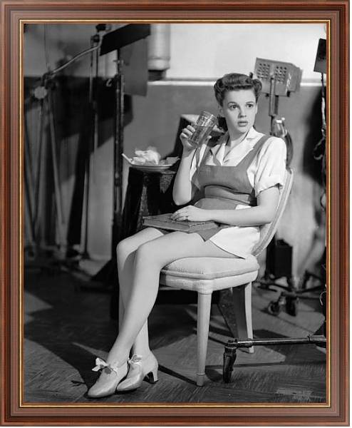 Постер Garland, Judy 18 с типом исполнения На холсте в раме в багетной раме 35-M719P-83
