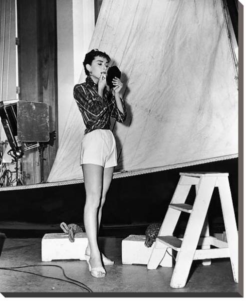 Постер Hepburn, Audrey (Sabrina) 2 с типом исполнения На холсте без рамы