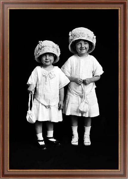 Постер История в черно-белых фото 199 с типом исполнения На холсте в раме в багетной раме 35-M719P-83