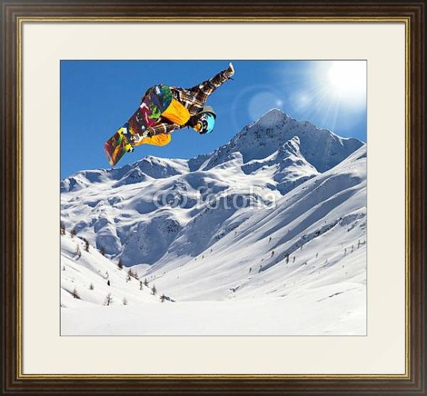 Постер Сноубордист в прыжке с типом исполнения Под стеклом в багетной раме 1.023.036