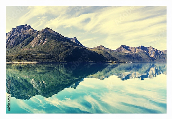 Постер Горы, отражение в воде, Норвегия с типом исполнения На холсте в раме в багетной раме 221-03