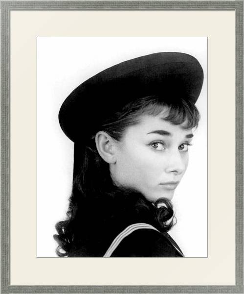 Постер Hepburn, Audrey 74 с типом исполнения Под стеклом в багетной раме 1727.2510