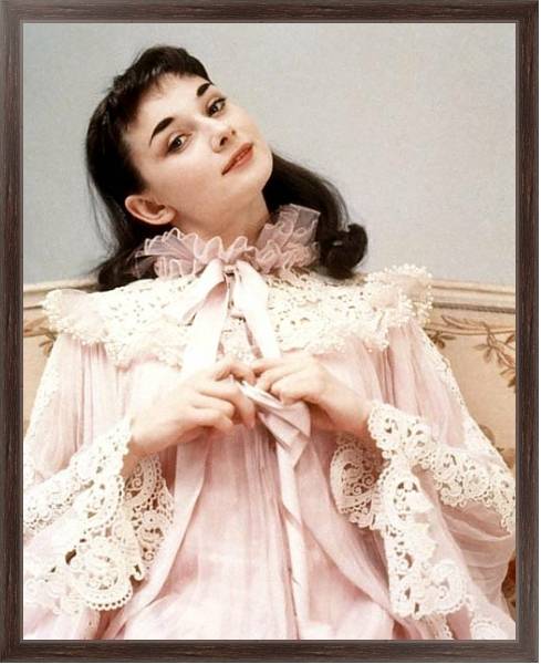 Постер Hepburn, Audrey 11 с типом исполнения На холсте в раме в багетной раме 221-02