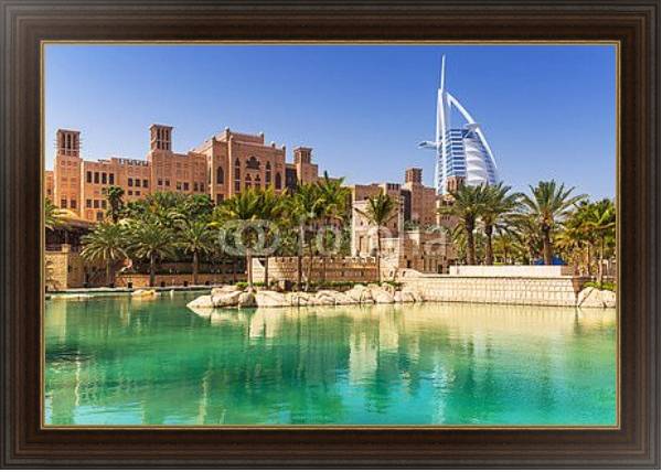Постер Удивительная архитектура, тропический курорт в Дубае, ОАЭ с типом исполнения На холсте в раме в багетной раме 1.023.151