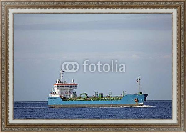 Постер Синий танкер, Балтийское море, Германия с типом исполнения На холсте в раме в багетной раме 595.M52.330