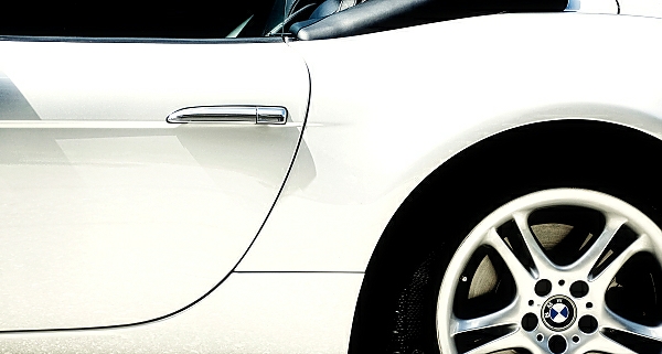 Постер Белый борт BMW с типом исполнения На холсте без рамы