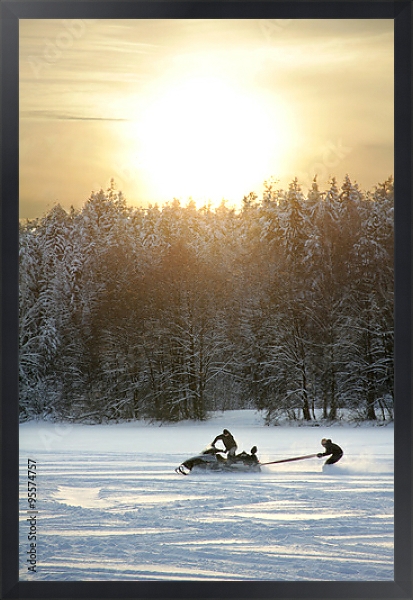 Постер Катание на снегоходе по замёрзшей реке с типом исполнения На холсте в раме в багетной раме 1727.8010