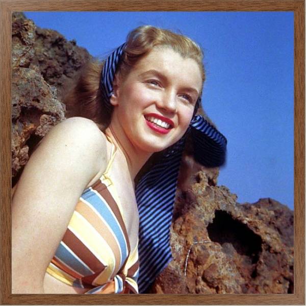 Постер Monroe, Marilyn 105 с типом исполнения На холсте в раме в багетной раме 1727.4310