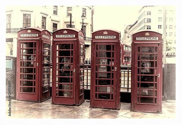 Постер Лондон, четыре красные телефонные будки, ретро фото с типом исполнения На холсте в раме в багетной раме 221-03