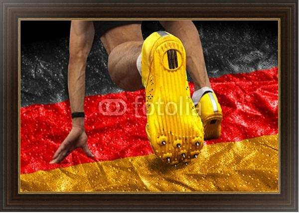Постер Спринтер на стартовой позиции на немецком флаге с типом исполнения На холсте в раме в багетной раме 1.023.151