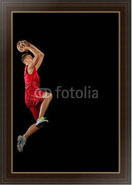 Постер Баскетболист с мячом с типом исполнения На холсте в раме в багетной раме 1.023.151