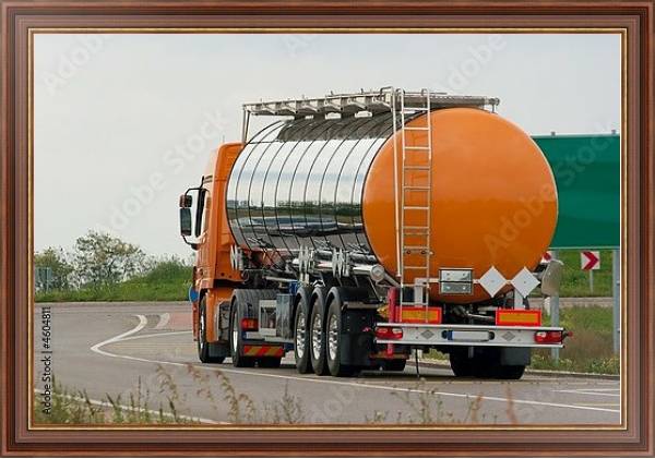 Постер Грузовик-автоцистерна для перевозки опасных грузов с типом исполнения На холсте в раме в багетной раме 35-M719P-83