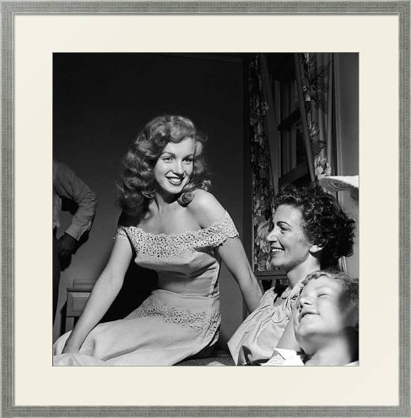 Постер Monroe, Marilyn 140 с типом исполнения Под стеклом в багетной раме 1727.2510