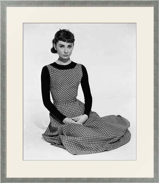 Постер Hepburn, Audrey (Sabrina) 3 с типом исполнения Под стеклом в багетной раме 1727.2510