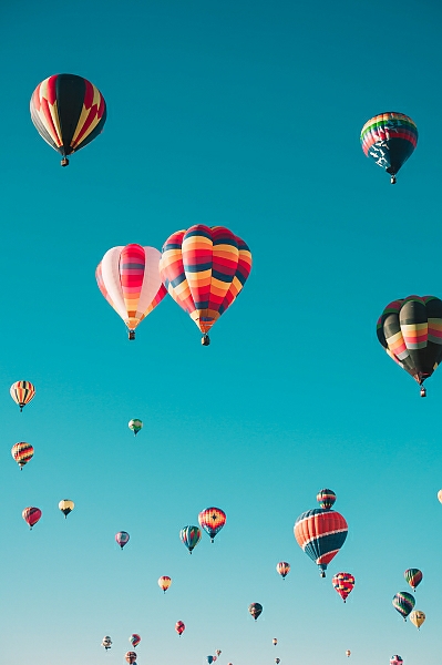 Постер Воздушные шары в небе 1 с типом исполнения На холсте без рамы