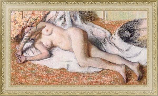 Постер After the Bath or, Reclining Nude, c.1885 с типом исполнения На холсте в раме в багетной раме 484.M48.725