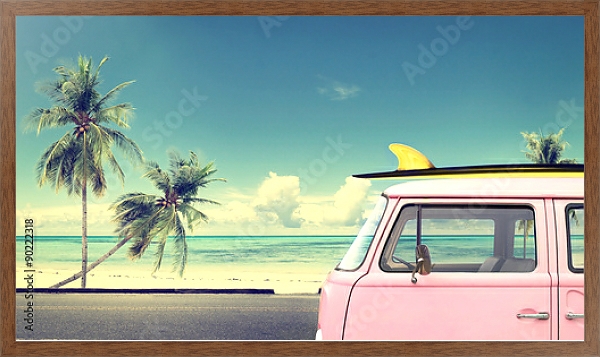 Постер Винтажный автомобиль на пляже с доской для серфинга на крыше с типом исполнения На холсте в раме в багетной раме 1727.4310