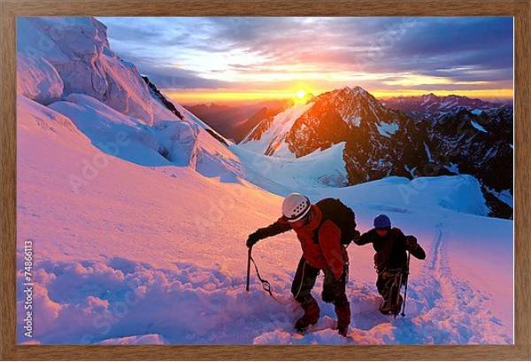 Постер Альпинисты в конце восхождения с типом исполнения На холсте в раме в багетной раме 1727.4310