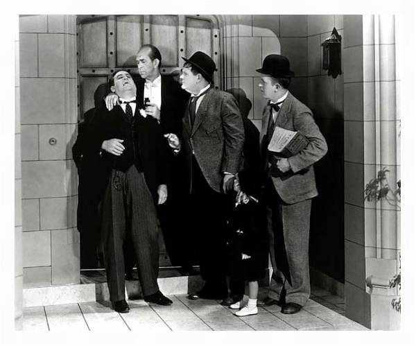 Постер Laurel & Hardy (Pack Up Your Troubles) 3 с типом исполнения На холсте в раме в багетной раме 221-03