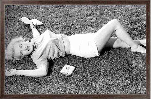 Постер Monroe, Marilyn 21 с типом исполнения На холсте в раме в багетной раме 221-02