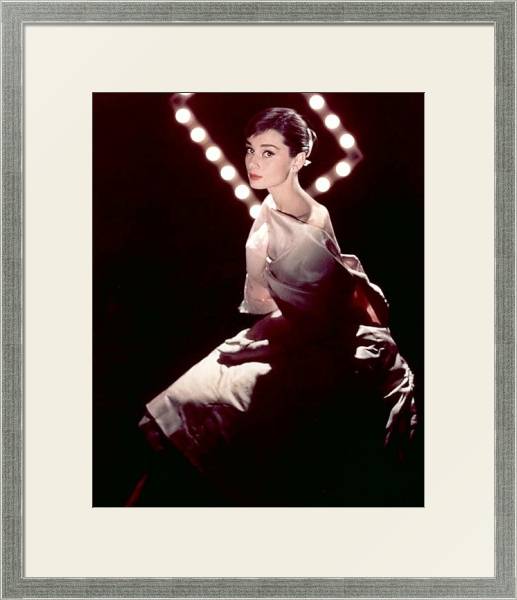 Постер Хепберн Одри 24 с типом исполнения Под стеклом в багетной раме 1727.2510