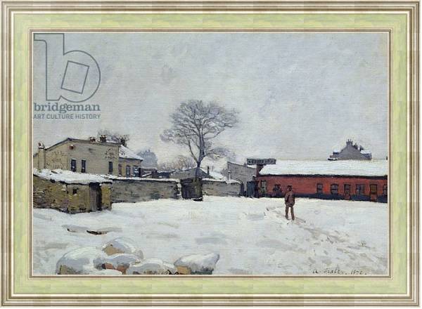 Постер Under Snow: the farmyard at Marly-le-Roi, 1876 с типом исполнения На холсте в раме в багетной раме NA053.0.113
