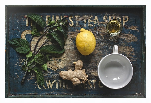 Постер Чай с лимоном, мятой и имбирным корнем с типом исполнения На холсте в раме в багетной раме 221-03