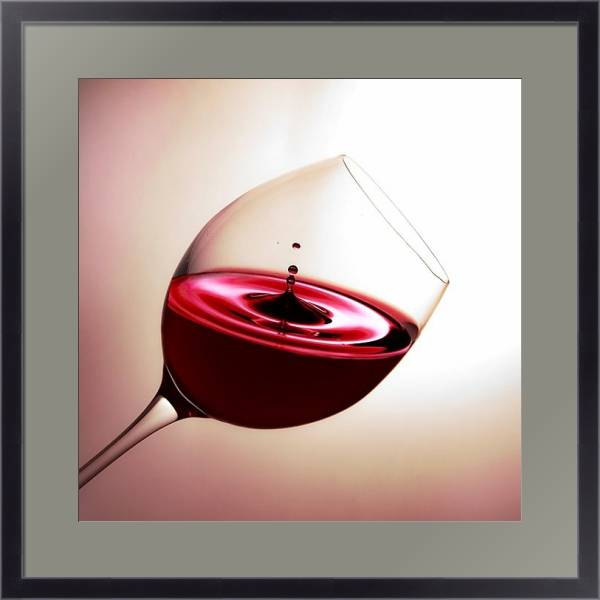 Постер Капля красного вина в бокале с типом исполнения Под стеклом в багетной раме 221-01