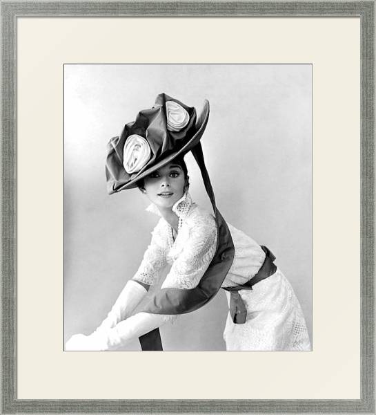Постер Хепберн Одри 181 с типом исполнения Под стеклом в багетной раме 1727.2510