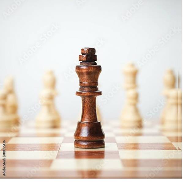 Постер Шахматные фигуры на доске с типом исполнения На холсте без рамы