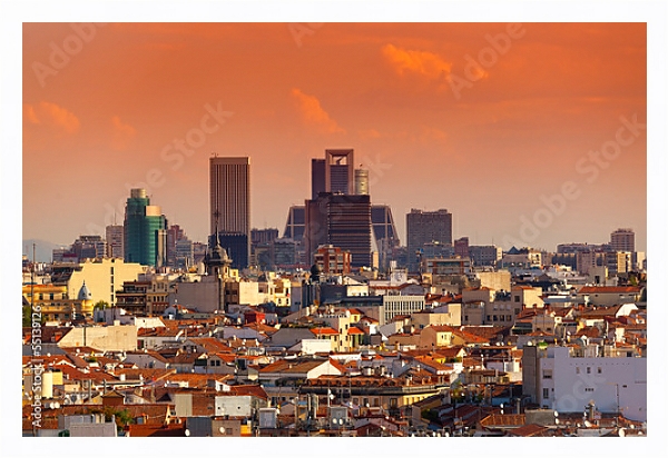 Постер Испания. Небоскребы  Мадрида на закате с типом исполнения На холсте в раме в багетной раме 221-03