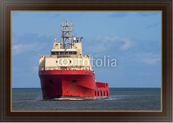 Постер Красный нефтяной танкер с типом исполнения На холсте в раме в багетной раме 1.023.151