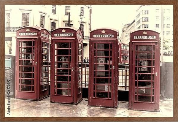 Постер Лондон, четыре красные телефонные будки, ретро фото с типом исполнения На холсте в раме в багетной раме 1727.4310