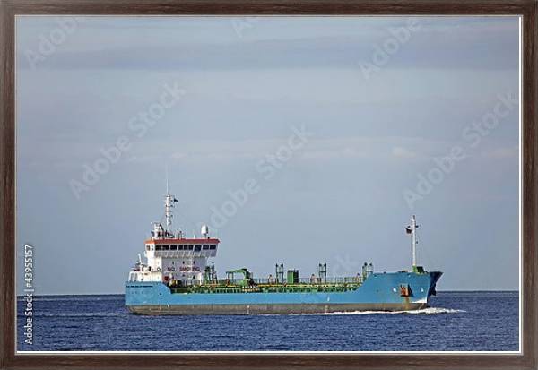 Постер Синий танкер, Балтийское море, Германия с типом исполнения На холсте в раме в багетной раме 221-02
