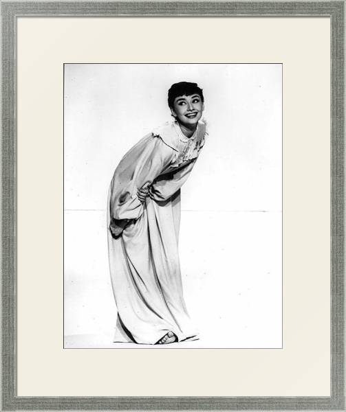 Постер Хепберн Одри 75 с типом исполнения Под стеклом в багетной раме 1727.2510