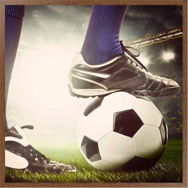Постер Нога футболиста и мяч с типом исполнения На холсте в раме в багетной раме 1727.4310
