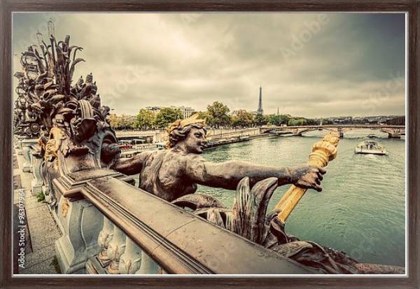 Постер Париж, Франция. Статуя на мосту через Сену 2 с типом исполнения На холсте в раме в багетной раме 221-02