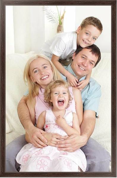 Постер Счастливая семья с типом исполнения На холсте в раме в багетной раме 221-02