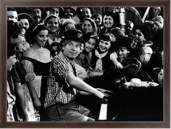 Постер Marx Brothers (A Night At The Opera) 7 с типом исполнения На холсте в раме в багетной раме 221-02