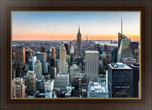 Постер США. Нью-Йорк. Закат на Манхеттене с типом исполнения На холсте в раме в багетной раме 1.023.151