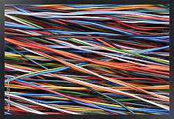 Постер Электрические цветные кабели и провода